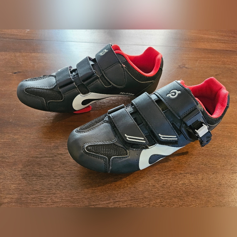 Peloton black cycling shoes J 18 8 9.5